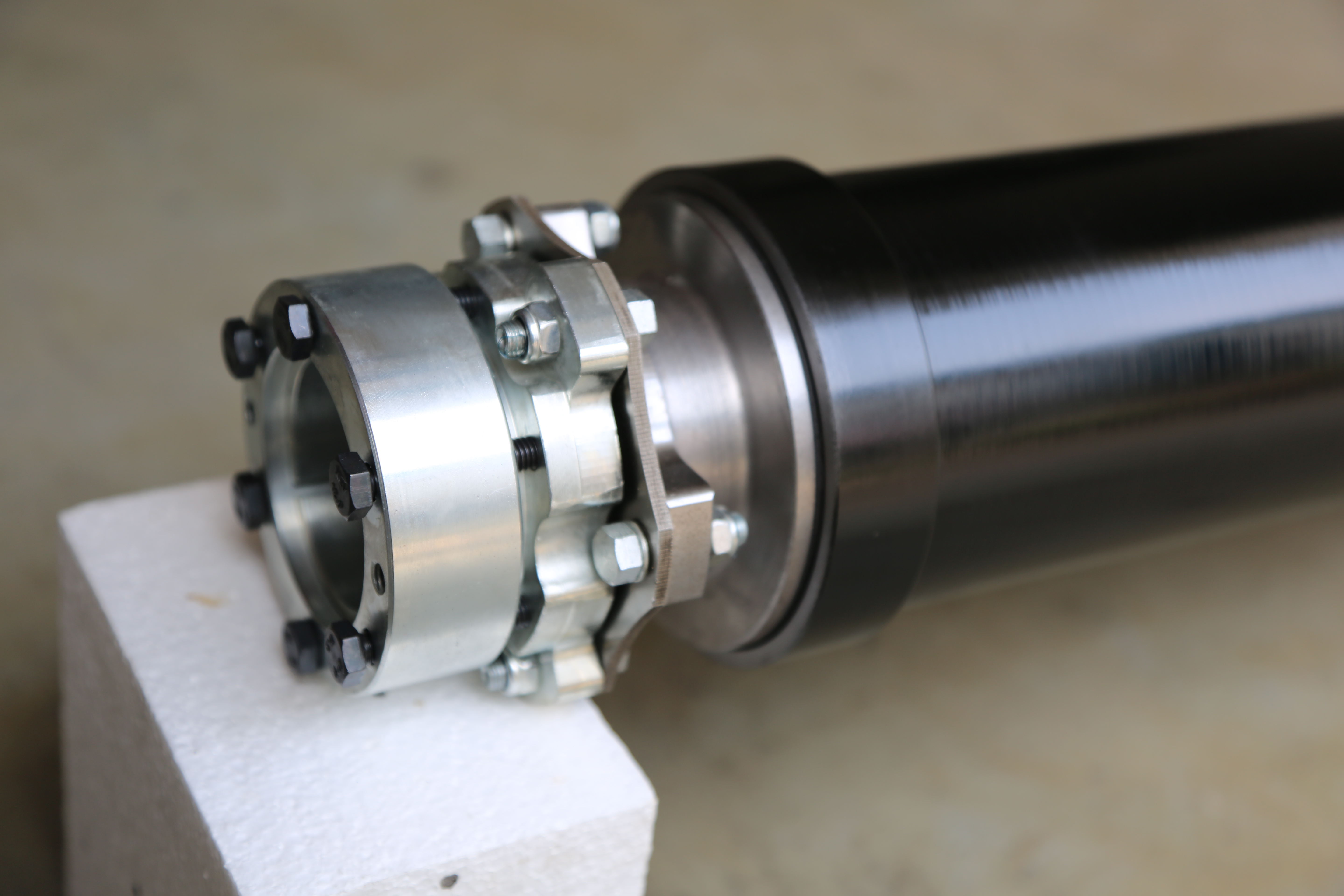 The lightweight material of the shaft coupling-carbon fiber